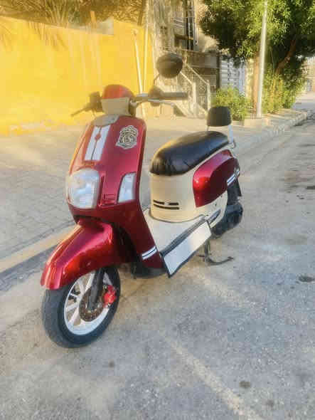 السلام عليكم 
ماكس بوليس كفاله عامه للبيع مانقصه اي شي دراجه نص نكره سلف شلعه ومعدل قوي دراجه وديها لاي مصلح يفحصها وانطيك تراي منا لبغداد للاستفسار مراسله خاص او الاتصال على الرقم ***********
