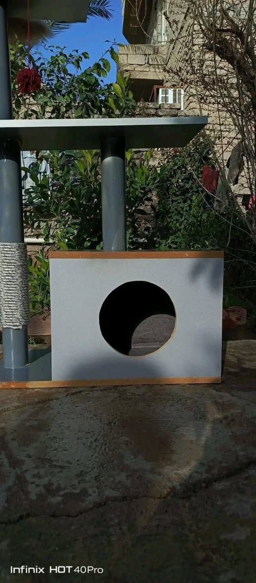 سلام عليكم منزل قط للبيع خشب الارتفاع 112سم
العرض 69سم يحتوي عل رفوف عالية للقط السعر 60الف بي مجال تكدرتخلي اغراض القط...


**إذا كنت صاحب هذا الإعلان وتريد حذفه لأي سبب، رجاءا أرسل رسالة إلى الدعم الفني**