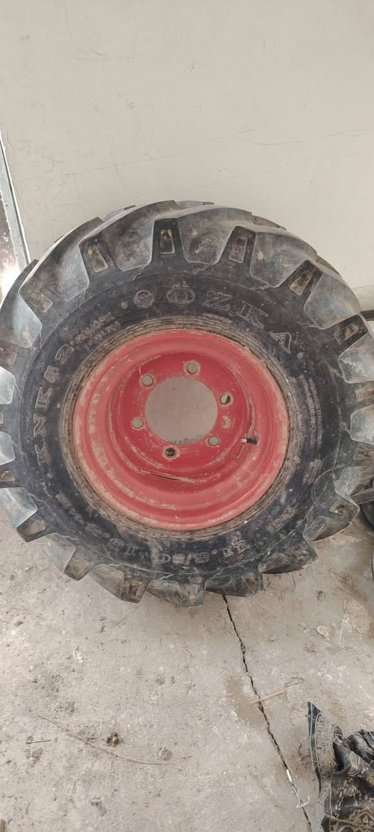 تاير حاصده كلاص ويل شركه اصلي تاير جديد غير مستخدم للبيع السعر ٣٥٠  الاستفسار ***********
