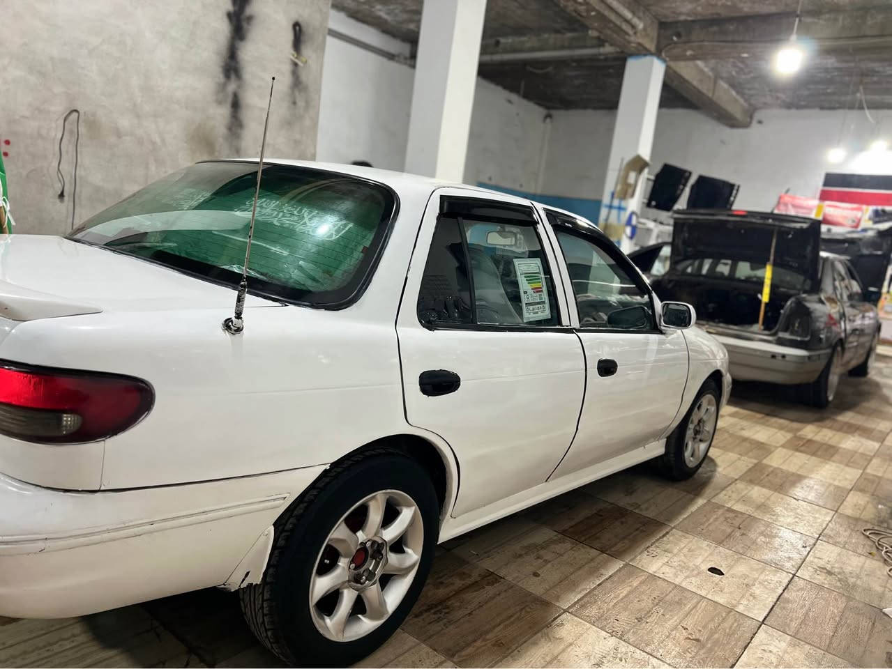 کیاسیڤیا مۆدیل١٩٩٣  مەکینە8بەخ ئارم پلاستیک سلئمانی ئاڕموو ئەوەلیات بەشەرت جام کارەبای گشت گیانی بەشەرت گئروومەکینە چرکەی تئدانیە چوارتایەو ویل ئین فلتی لۆکی لەشێرە سەیارە تازە کوورە کراوەتەوە تەربیتی گەرمیووشتی مەزبووت لایتەکانی زینۆنەو زۆر بەقەوەتە بەنزین زۆرکەم دەخوا سەیارە جائیزەو تابلئی خاوئنە ماڵی دۆستە  جوانی تەلەفوون دەدەمەوە ڤایبەروو وەتسئاپی لەسەرە سەیارەکەش لەکۆیەیە.
(***********) كويسينجاك, أربيل
