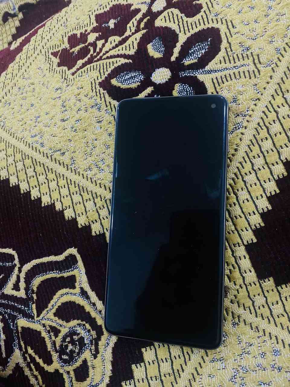 سلام عليكم سامسونك s10 العادي انطيني سعر واخذه بي فطر صغير بلشاشة  sim خطوط2 ذاكرته128
للتواصل واتساب لو خاص ***********
