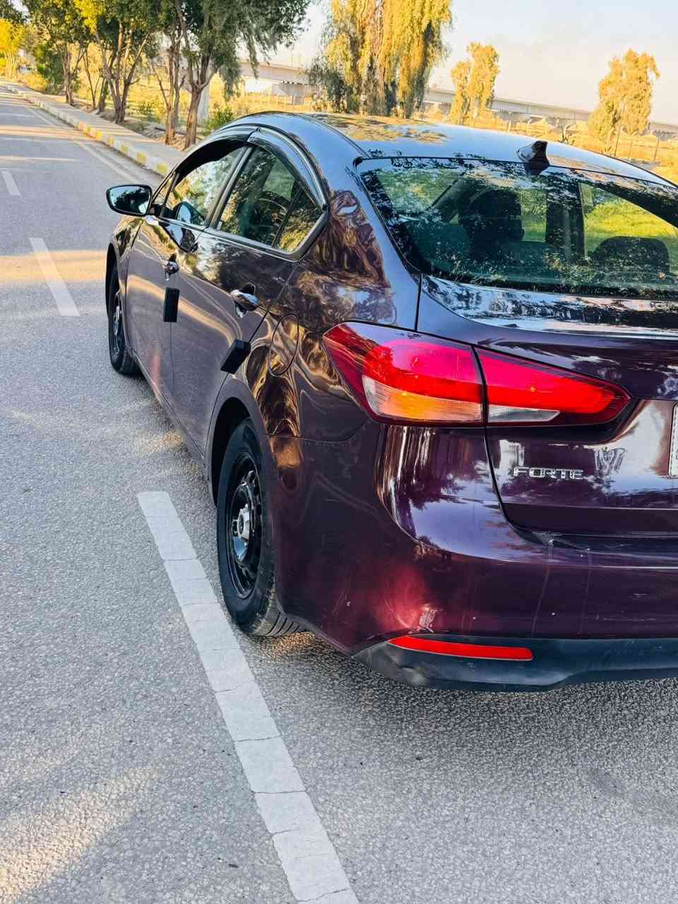 السلام عليكم 
فورتي
موديل 17 
وارد أمريكي
حادث بنيد بدون دواخل سونار مرفق 
مكينة 2000 دوش
جاهزة من كلشي 
مكينة 
كير 
حدادية 
تخم تاير 
تبريد 
مكاني بابل مسيب 
***********
