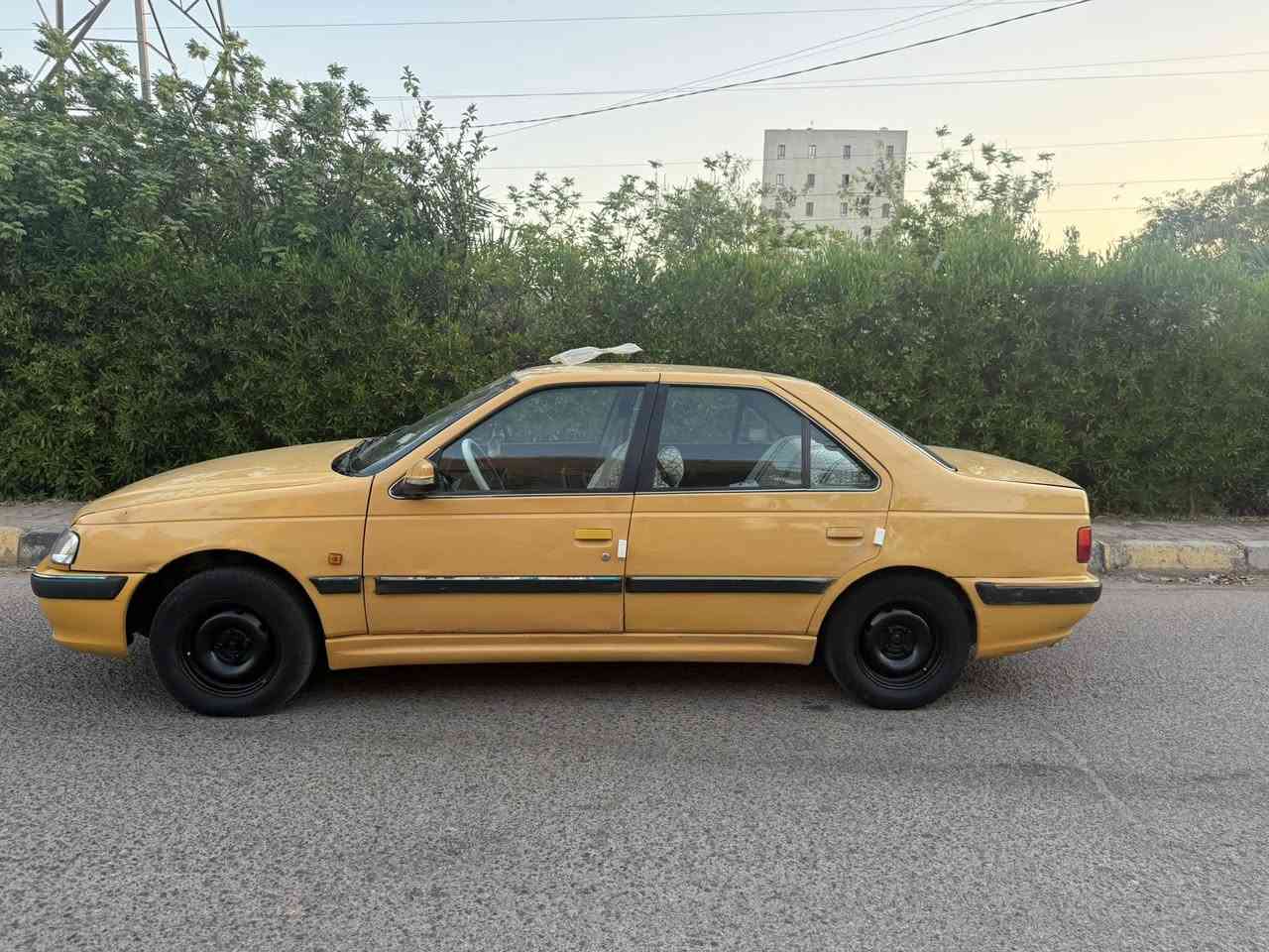 سلام عليكم من رخصه لأدمن بيجو لبيع موديل ١١ رقم بغداد نكليزي مشروع وطني تحويل ثاني يوم مصفره اهيه وغرامات 
كير محرك كهربايات مكفوله تبريد ثلج 🧊 تخم تاير جديد 
صدر خير من الله داخل لسياره نضيف بيه صبغ جاملغ لخلفي وره لسايق ولباب مال لسايق صبغ مابيه ضربه لسياره باقي سياره مكفول 
مكاني بغداد الدوره 
لسعر 30 وبيه مجال حك لجيه 
***********
