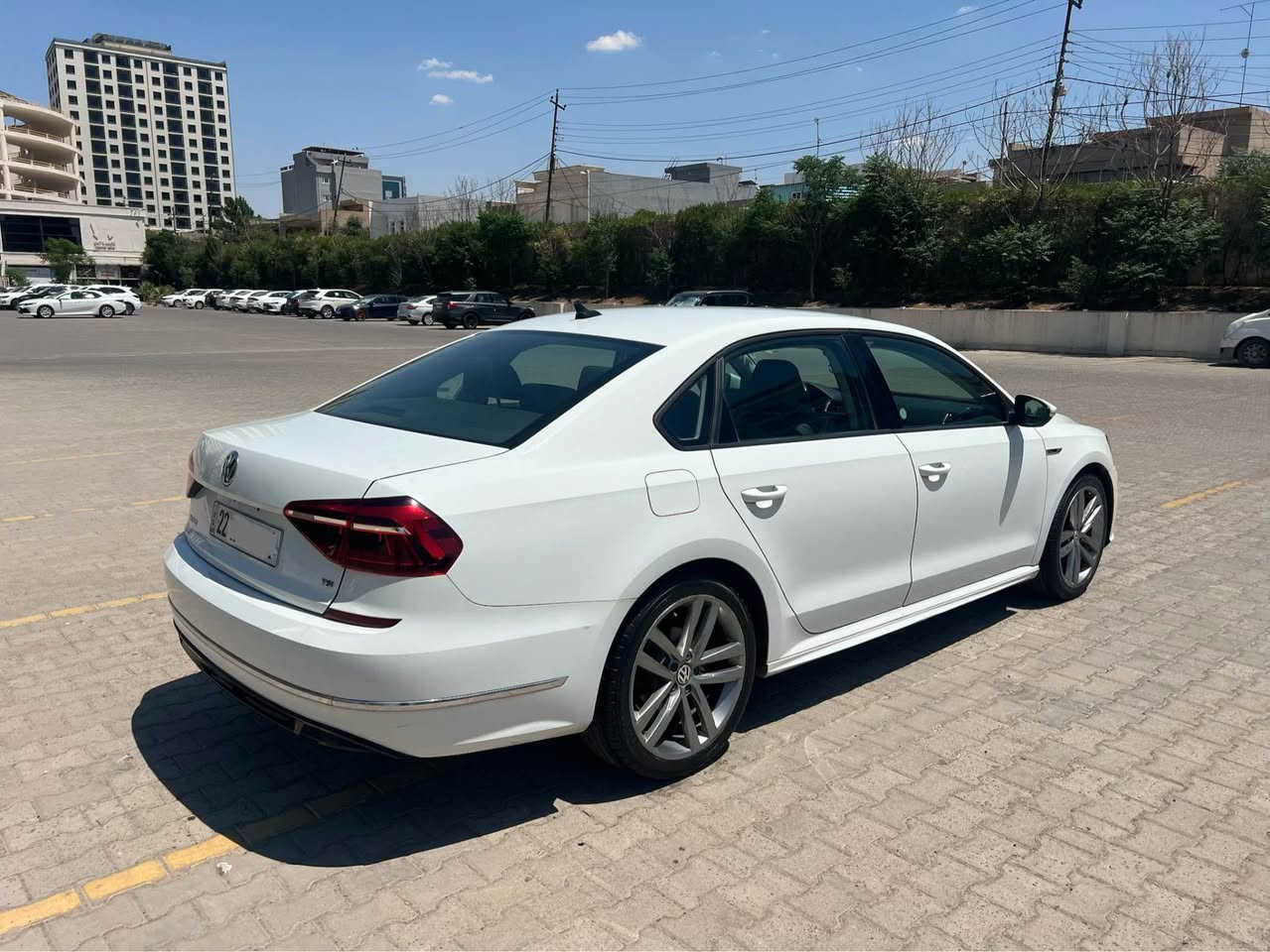 سعر ١٤٨ مجال شوێن هەولێر ***********
پاسات ٢٠١٨  R-line بێ سبوغ ٧٠ هەزار مایل رۆشتووە
سەیارەکە زۆرزۆرجوان و خاوێنە مەکینە بەشەرت نەکرایتەوە
 مەکینە ٢٠ تۆربۆ  (١ بست ساردەکوتی هەیە  هەر دیار نیە) ئەرباگ بەشەرت سەیارەکە کلین داخیل بووە هەموو شتی بەشەرتی فەحس سەیارەکە ی معرز نیە
عربي
سعر ١٤٨ ورقە مکان اربیل *********** واتساب
پاسات ٢٠١٨ R-line بدون سبغ بدون ضربە ٧٠ الف مایل ماشي
سیارە جدید محرک ٢٠ توربو کیر  محرک بشرط ما مفتوح
بها شبر جاملغ تعدیل بدون سبغ بدون ضربە أربيل, العراق
