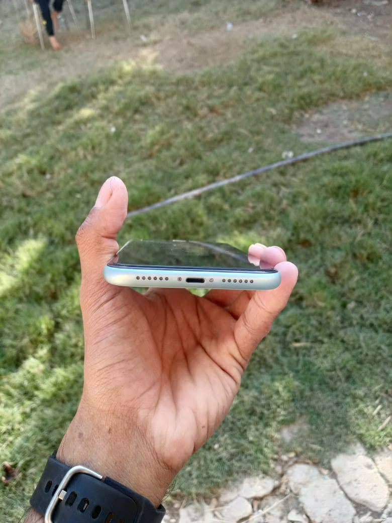 السلام عليكم 11 عادي بلادي مامفتوح دبل خط نضيف شخط. مابي ذكرته
128. نموذج m بطاريه. 72. محدث جهازع ايدي للمراوس بأحدث 12 برو ماكس او 13 برو ماكس. الفرق موجود 
المكان بغداد حي الجهاد 

رقم الواتس للتواصل 
***********
