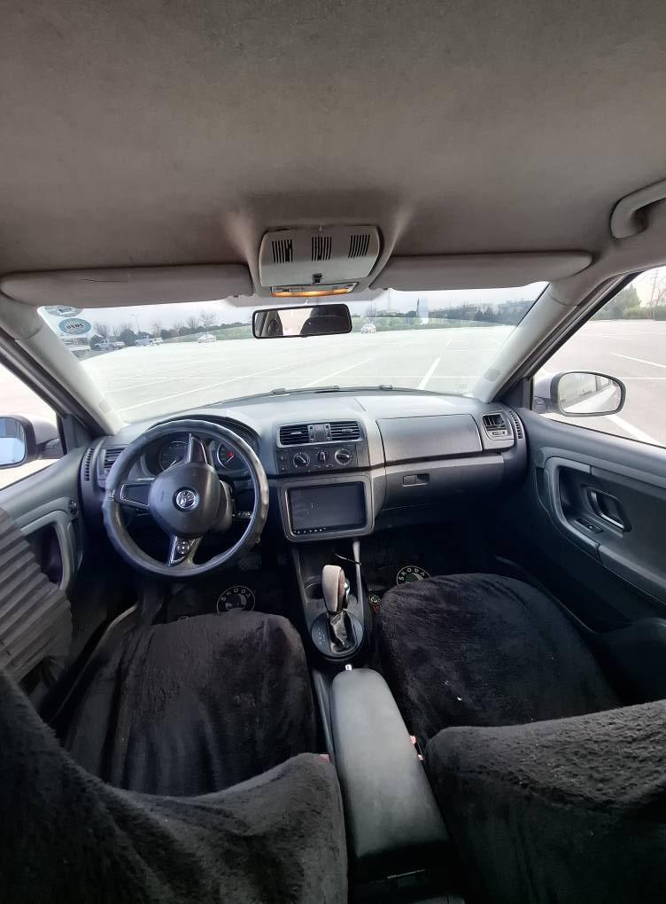 سکودا فابیا مودیل 2015 
تبریت توماتیک چوار جام کارەبا ویل کەپ ڕقم سنوی 2030 هەزەو فعس 2026 کیرو مکینەو هەموو گیانی بەشەرت ماڵی دۆستە بێ کێشە 4پارچە صبغ  عنوان اربیل سعر 62$مەجالێکی کەم 
ڕقم موبایل *********** أربيل, العراق
