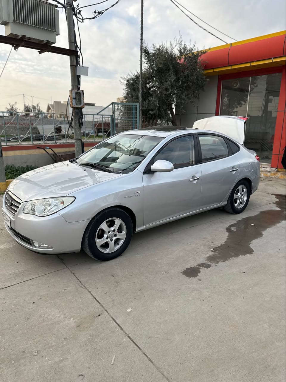 هۆندا ئاڤانتی ۲٠٠۹ فول فول
سەیارەکە نمونەیە لەجوانی کامل کامل مەسرەف کراوە  هێچ مەسروفێکی تێدا نیە
سڵایتە
کوشن هیتەرە
شاشە و کامێرەەیە
سەیارەکە گشت گیانی بەشەرت 
گێڕ و مەکینەی بەشەرت
دەحم و لێدراوی بەشەرت
سەقفی بەشەرت
خیسی نیە  
تا بڵی توند و تۆڵە
٥۳گالاو مەحامەلە

شوێن چوارقوڕنە
٠۷٥٠۸۸۳٦٤٥۳
٠۷۷٥۹٤۸٤٠٤۸ رانية, السليمانية
