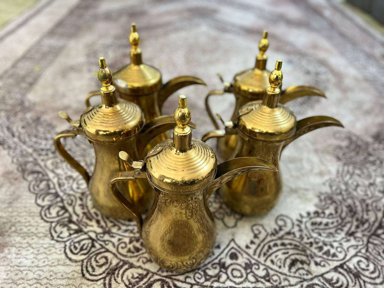 دلال  3 اصليات  عمليات نضيفات جدآ   مختومات اصليات
ودلال عرض العدد 5  جدد  .   كلهن من الاخير نهايتهن 250 

 المكان بغداد  الطوبجي .  ***********  متوفر
