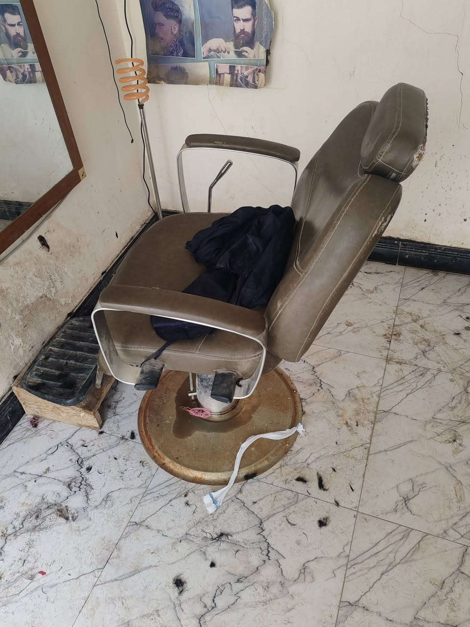 كرسي جديد جان متروك والله نضيف عوزه ترتيبات جكه شقال سعره تسعين الف هذه رقمي تدلل ***********
