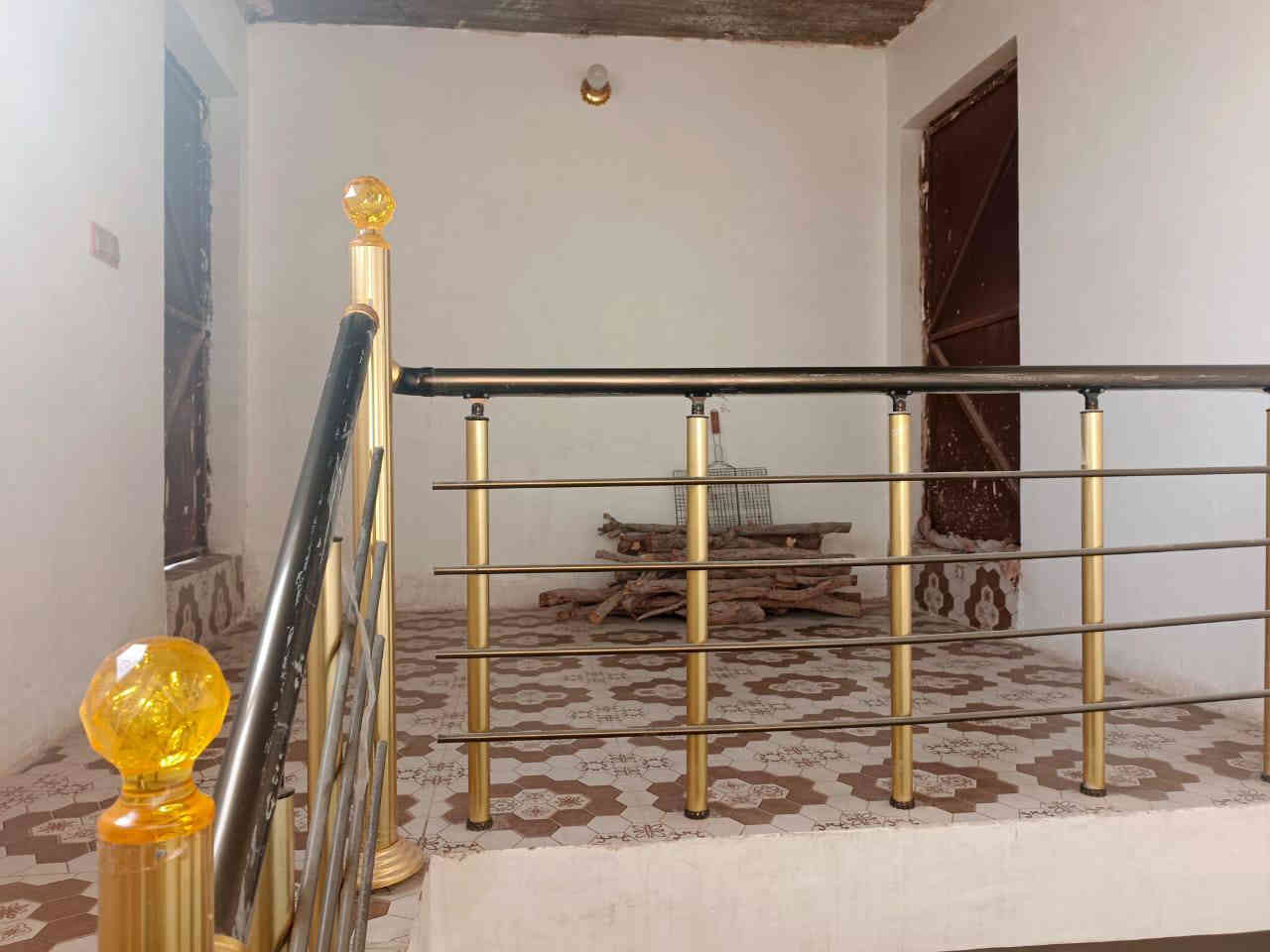 سلام عليكم بيت ١٠٠متر حي النداء منطقة ٥٩طابقين كامل مكمل بناء جديد طابوك وصب كونكريت يحتوي البيت على الطابق الاول استقبال ومطبخ وصاله وغرفه وحمامات داخل وخارج
والطابق الثاني غرفتين وصاله وحمامات وسطحين البيت حلو وجديد مال جناي موقع البيت قريب على شارع ١٥ وثالث بيت عن الساحه الجبير مال المدرسة الصينيه السعر ١٢٥وبيه مجال 
***********
