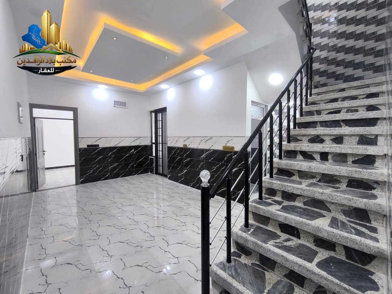 ⛔إعلان حصراا لديناا. للتميز عنوان .
 دار للبيع في الموصل حي الملايين . تقطيع غانم السيد. المساحة 110م واجهه 6م   طابقين اربع غرف نوم واستقبال وهول وصحيات ومطبخ . بناء حديث زيرو . خدمات كامله ماء وكهرباء وتبليط سند زراعي 25 للإستفسار الإتصال على الأرقام .#مكتب_بلاد_الرافدين_للعقار
البناء الجاهز مقابل الكمارك مجاور تيم مارت .
***********
***********
