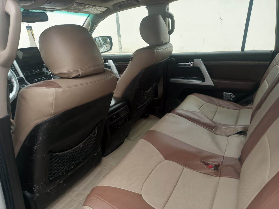 2011 كراوه به 2021
مواصفات فول VXR 6.7سه ياره يه پاكو جوانه ره قه م يعه سله به لام من به شه رت تحويل ناي فروشم 
كامل بوياخ كراوه  كيروو مه كينه كاره باي به شه رت
كورينه وه ش ده كه م 
سعري ١٧٠
*********** كالار, السليمانية
