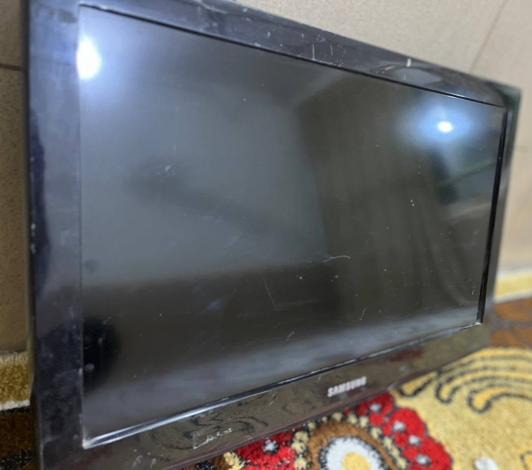 سلام عليكم
بلازمة حجم 32 من شركة سامسونك
ما بيه صوت 🔇
و من تشتغل على ستلايت تطلع الوان اخضر كما موضح في الصور 👇 

قيم و اخذ

اي استفسار خاص.


**إذا كنت صاحب هذا الإعلان وتريد حذفه لأي سبب، رجاءا أرسل رسالة إلى الدعم الفني**