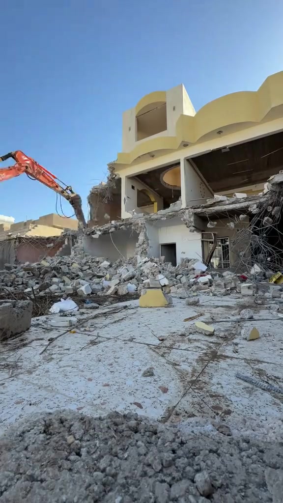 مستعدون لتفليش جميع المباني القديمة والحديثه..+وࢪفع الانقاض + حدل وصب البتلوات + بناء ودفن مابعد الصب...... بڪل انحاء محافظة ديالى بالأسعار مناسبة..! 
للتواصل مراسلة الصفحة او الأتصال 📌
***********📌
متوفر واتس اب 📌
للتواصل انستا 📌
@x_0o_i
