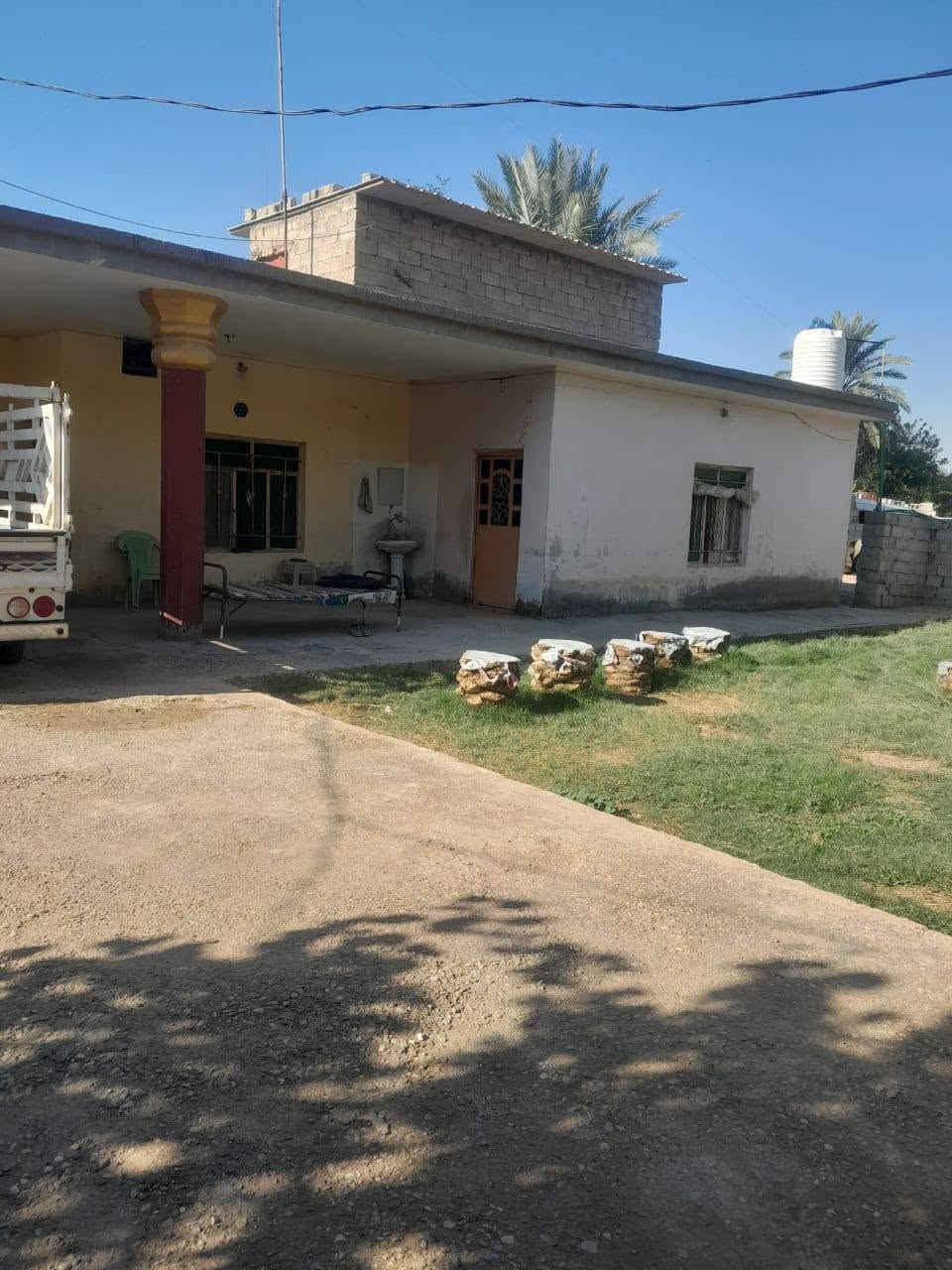 التفاصيل26 دونم سند 25 زراعي الزبيديه وجه شط وشارع ٥٠ /٢٥ دونم /سند ٢٥ تحويل ثاني يوم السعر 30مليون الدونم  وبيه مجال قليل وبيه بيت ٢٠٠ متر وماطور كهرباء ٣٠ حصان مجاز للاستفسار على رقم ***********
