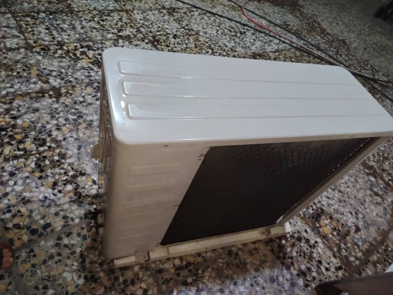 سلام عليكم سبلت ميديا طن أو نص مشتغل شهر تقريبا الغاز مقفول غراضه البواري كامله او نظيفه و مكاني بغداد الغزاليه السعر ٣٥٠الف يرهم جداري يرهم سقفي ***********
