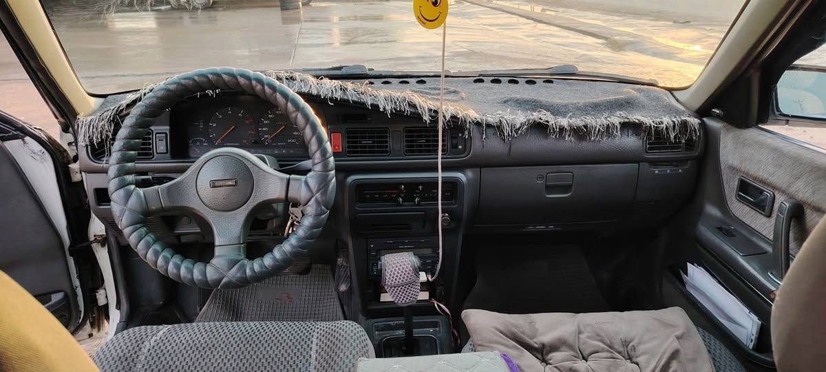 سلام عليكم سيارة مازدا 626 موديل 1989 سنوية عظم صبغ ما بي بس دواىر صبغ مكينة وكير شرط كير اوتوماتيك مكينة 8 بخ مكان موصل شلالات رقم الهاتف *********** سعر 52 وبي مجال
