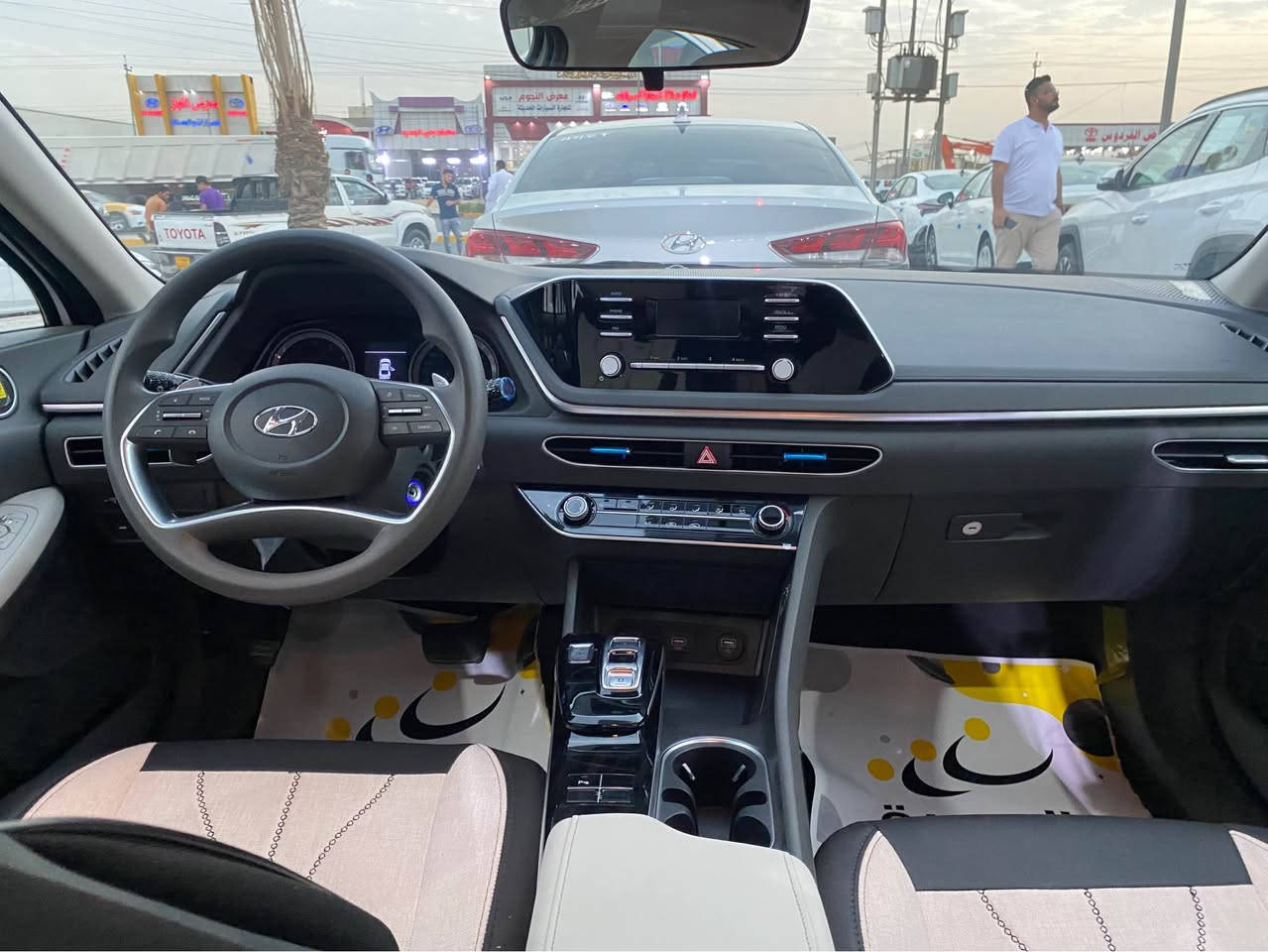 السلام عليكم سيارة سوناتا خليجي موديل 2023
رقم بصره تحويل ثاني يوم السيارة ما بيها اي شي بس ضربه بالباب مال سايق ومصلحها pdr ماشية 38 الف
للاتصال :*********** Singapore
