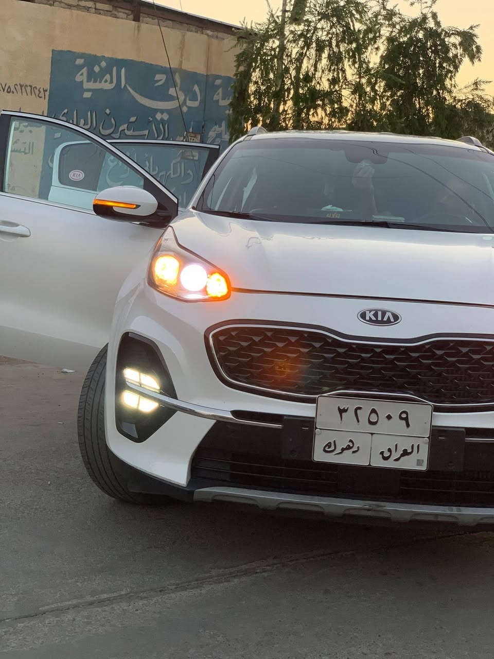 سلام عليكم سبورتج للبيع 2019 كوري باي كوري فول مواصفات 
مكينة كاز ماشية 82000الف بيع او مراوس مع بنزين بدون صبغ وبدون ضرر سيارة من الاخير فول كشنات تبريد وتدفئة مانع انزلاق تحديد مسار مثبت سرعة واحد على واحد السعر 150 وبيها مجال العنوان موصل حي النور مع تحياتي
 اسيا :***********
كورك :***********
