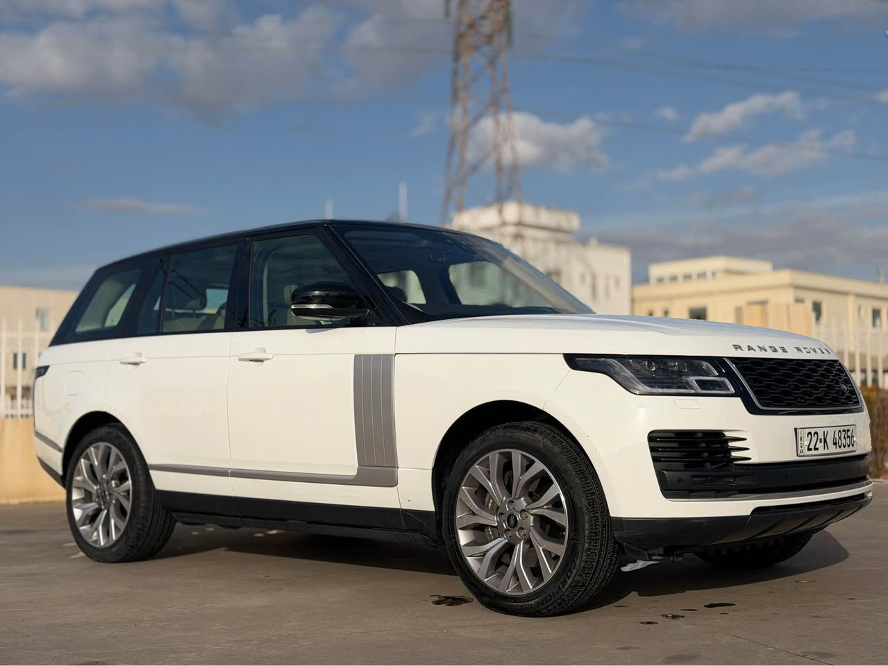 Range Rover vogue 2018 
بدون صبغ شركة سردار
ماشية ١٠٠ الف كم 
سعر ٤٥٠$ 
اتصال 📞 واتساب *********** أربيل, العراق
