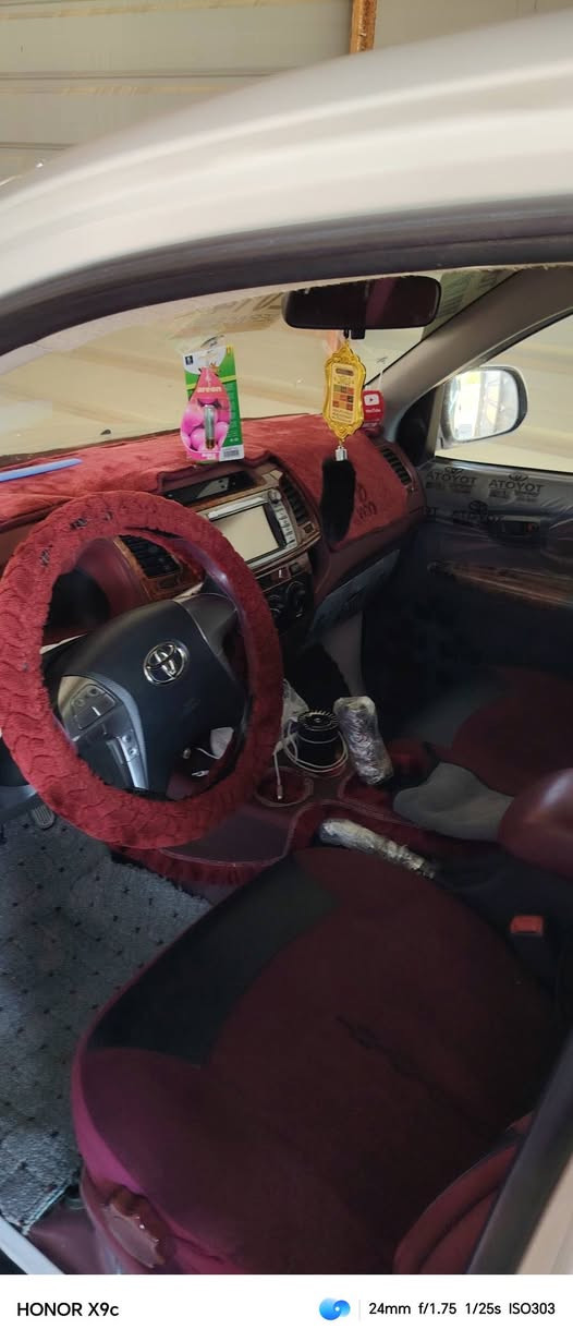 تيوتا للبيع 2014 كويتي بيه بارد موضح بسونار ولباقي كفاله عامه 
السعر 245 بيه مجال حك جيه المكان سامراء سده ***********
