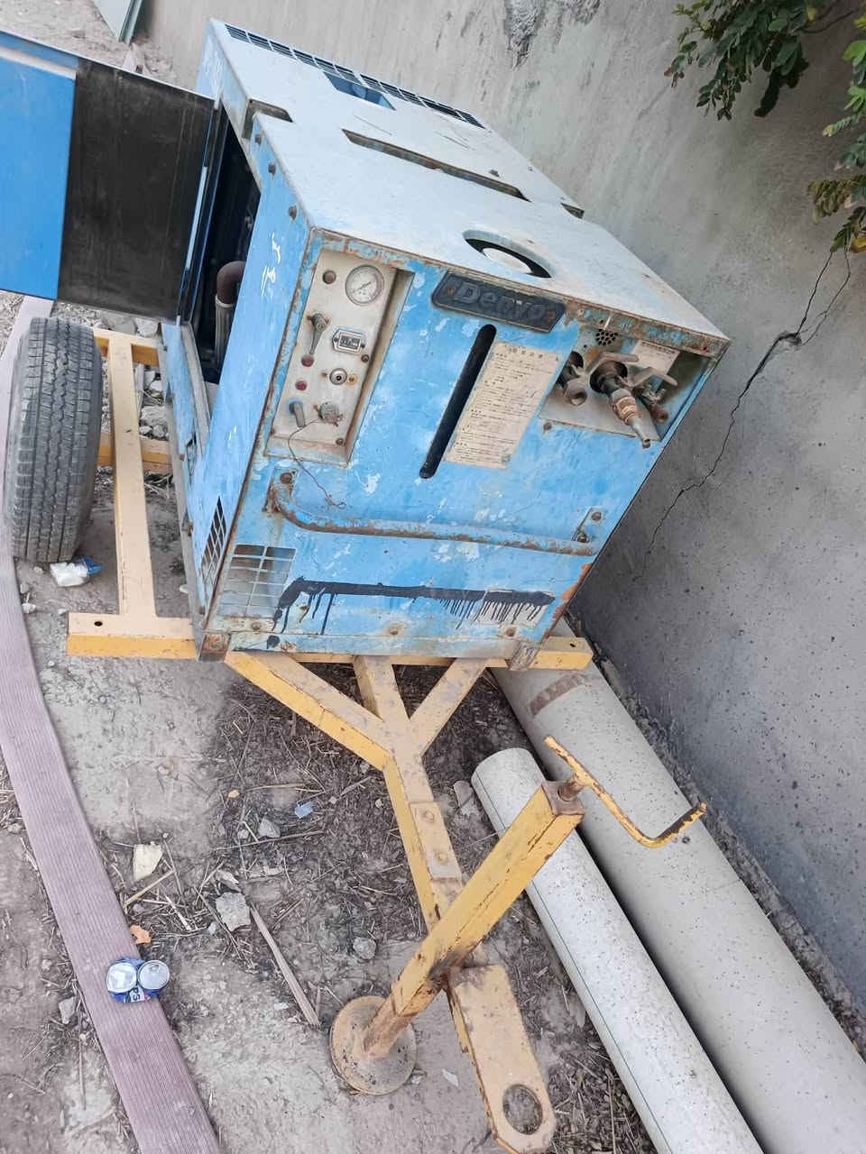 السلام عليكم 
كمبريسر كابوتا للبيع 
حجم 70حاوية جديدة 
العنوان بغداد 
***********
