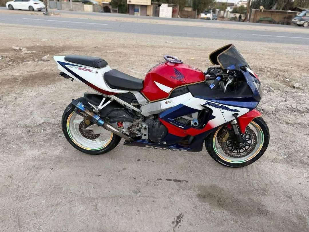 سلام عليكم دراجه جديده وراق كامله عوزهه مكينه ابيع طافيه مكاني حيدريه رقم تليفون ***********
