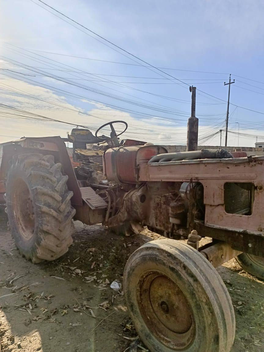 السلام عليكم
عنتر للبيع  ٧١ مع عربانه محرك نضيف يعوزو بس كشر  السعر مليونين
والعربانه قيم واخذ
خرماشه +عده+ديجر
هم قيم واخذ

المكان قرية الشبالي
***********
