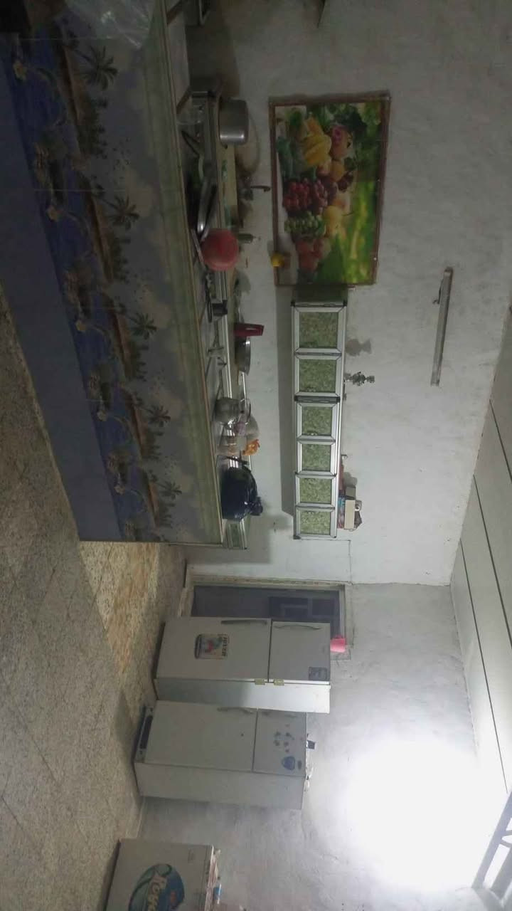 بيت للبيع عقد 25 مساحه 900م البناء 375م   3غرف وصاله ومطبخ وصحيات داخليه وصحيات خارجيه المضيف 75م  *********** Singapore
