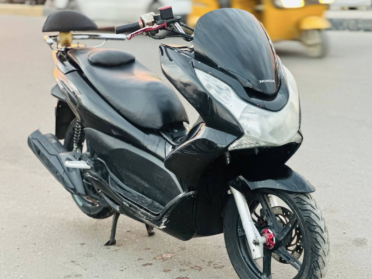 سلام عليكم بس  سي اكس جيل أو ل حرف A دراجه معروفه موصفاته حساس زدحام حساس ستان دراجه خير من الله الله شاهد سعر ١٠ ورقات  عنواني بغداد المدينة الصدر قرب مطعم ليمونة 
***********
