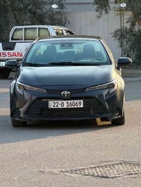 كورلا 2023 للبيع سياره لون سمنتي موصفات LE سياره نضيفه مال بيت رقم شما...