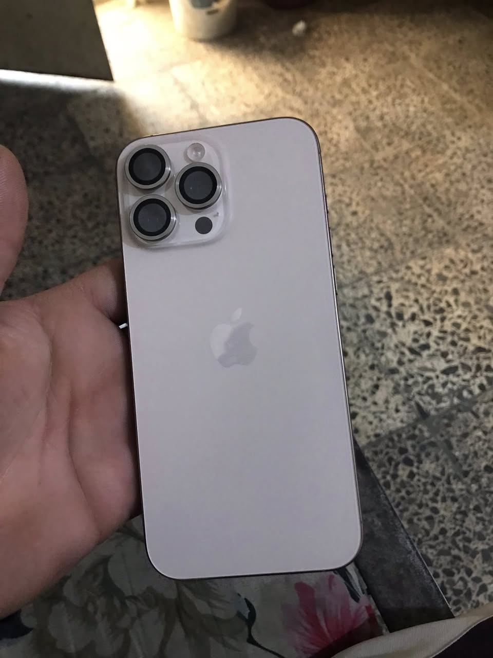 ايفون 16برو ماكس البيع التلفون نضيف ولا مبدل بي شي بس بي عيب بي وحد بل شاشه اشخوط التلفون جديد بطاريته 96 ذاكره 256 بعده بل ضمان بس كارتونته ضايعه السعر 1325 وبي مجال مكاني زعفرانيه. رقم الهاتف ***********
