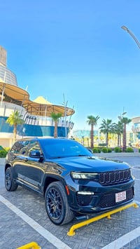 للبيع جيب كراند جيروكي سومت ريسيرف ١/١  موديل 2023  ماشية ٣٨ الف ميل ق...