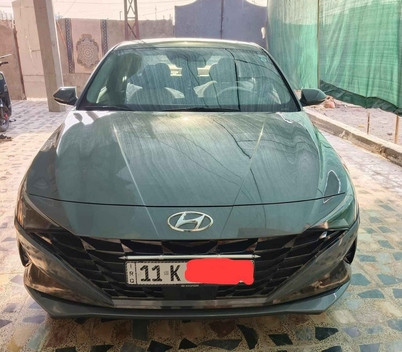 السلام عليكم 
النترا 2023 Limited اسمنتي معوقين وكالة عامة 
فول للاخير 
فتحة 
مكينة 2.0
لد دشبول متغير 64 لون 
شاشة متصل 
منظومة غاز جديدة 
حادثها فقط بنيد مبدل اصلي شواصي لغود كفالة الدواخل شرط الفحص 
سعرها 155$ مكاني بصرة وبيها مجال بسيط 
كفالة من البارد والطخات كشرها يخبل 
***********
