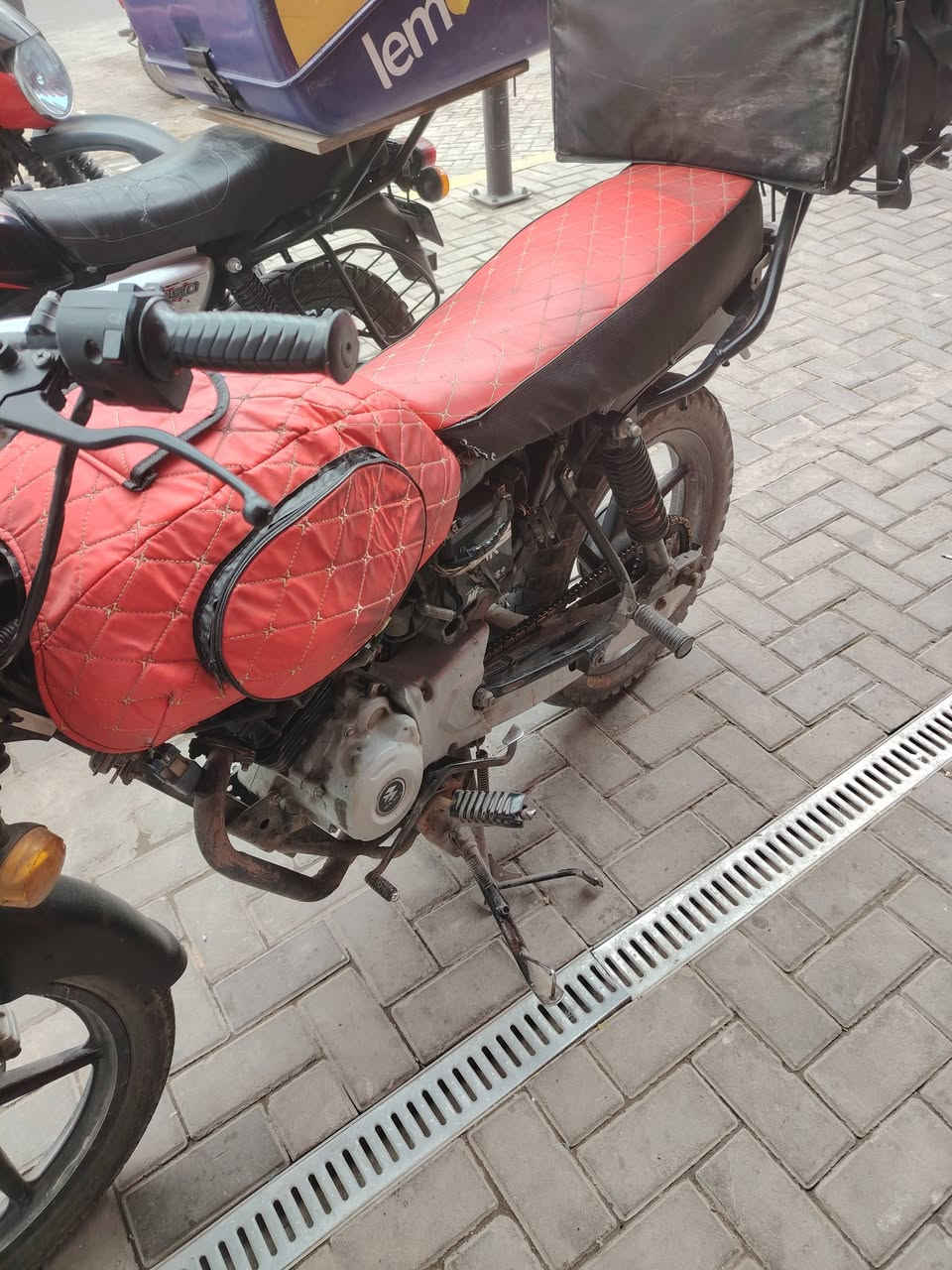 سلام عليكم شباب بوكسر موديل 2021 أوراق ضايعة يرادلها ترتيبات بصيطه
السعر ٨٠٠وبيه مجال
العنوان بغداد العامريه او حي الجهاد
اتصل ***********واتساب فقط مكلف بلنشر
