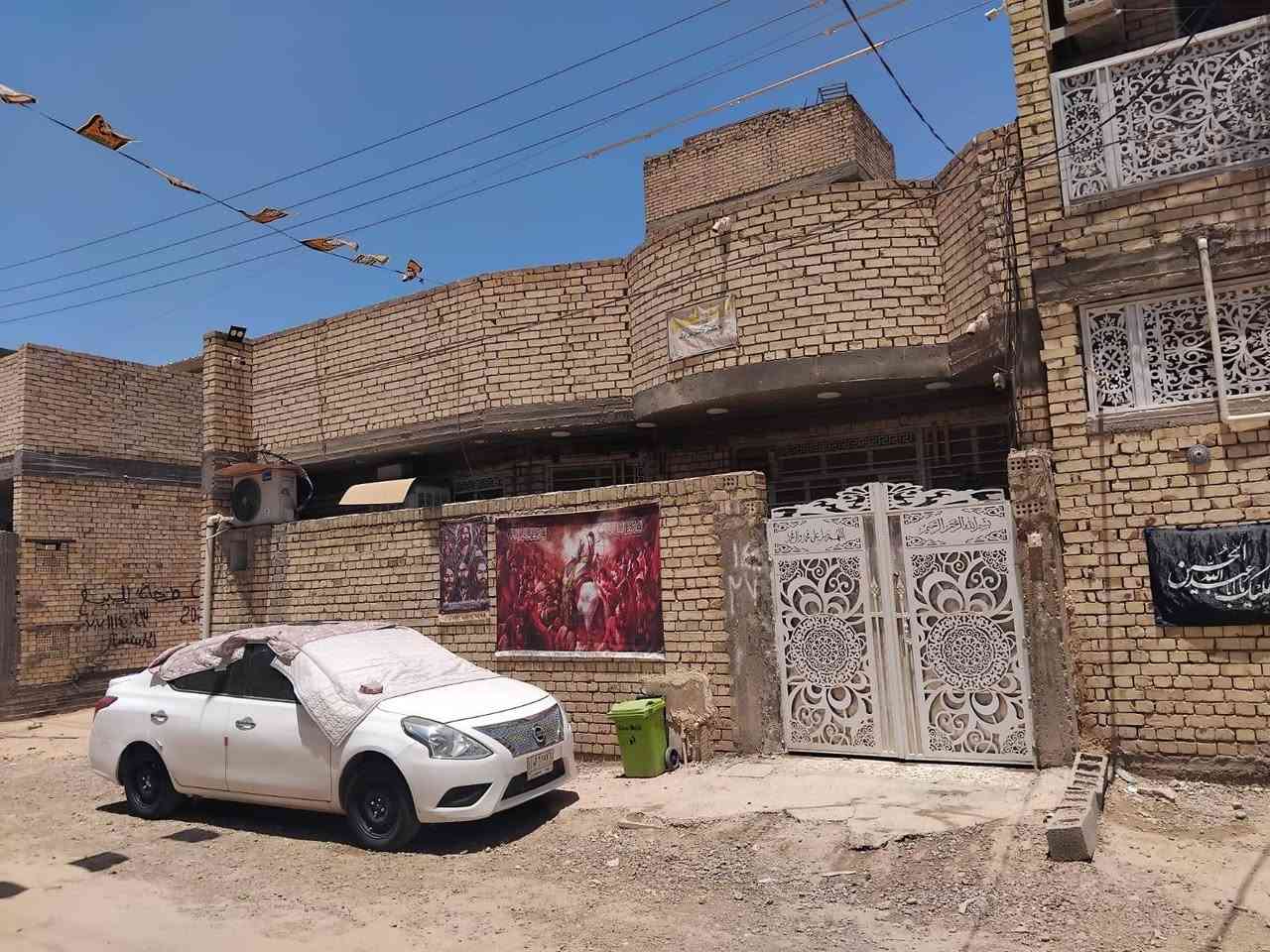 بيت للبيع 100متر مربعه عشره في عشره البلديات الضباط الثانيه   الزراعي خدمات كامله مجاري جديده ومي وتبليط. قيد الانشا  كاصين لفرع  لبيت خيرمن الله مابي نقص السعر80 الفرع عرضه ثنعش متر للستفسارعلرقم لو الخاص***********
