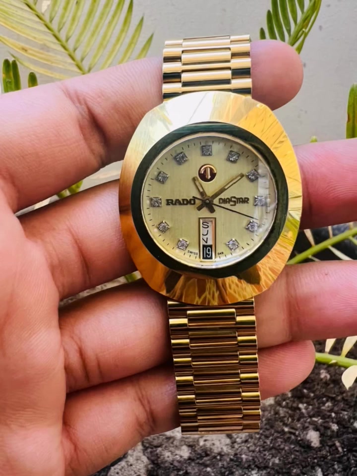 🌹🌹🌹🌹..
اخوان #السعر425$ دووولار..
#رجاءااذاموشراي لتدفع سعر بخس..
#الساعة سويسري اصلي #وليست مجددددددد..

السلام عليكم ورحمة الله وبركاته..
        ✅ RADO ✅
👇👇👇
 ♥️ ساعة رادو دياستار  اتوماتيك ونصب ..
♥️سويسري اصلي بكل تفاصيلها..
♥️مكينه ذهبي  25 حجر مختوم ومعلم ..
♥️ يقال عنها تحتوي على11 فص الماص ... 
♥️جام اصلي زفير ضد الخدش ..
♥️المكينة والزمبلك والسير سلايت بدون نقص وكله اصلي  وملعم 
♥️غطاء المكينة مختوم من  الداخل والخارج  ومعلم ..
♥️الساعة #نظافةلوووك 100% كالجديد ...  
♥️نافذة التاريخ شهري اسبوعي شغال  ..

♥️🌳#السعر425$ دووولار ..🌳 
♥️والتوفيق للجميع ♥️..


**إذا كنت صاحب هذا الإعلان وتريد حذفه لأي سبب، رجاءا أرسل رسالة إلى الدعم الفني**