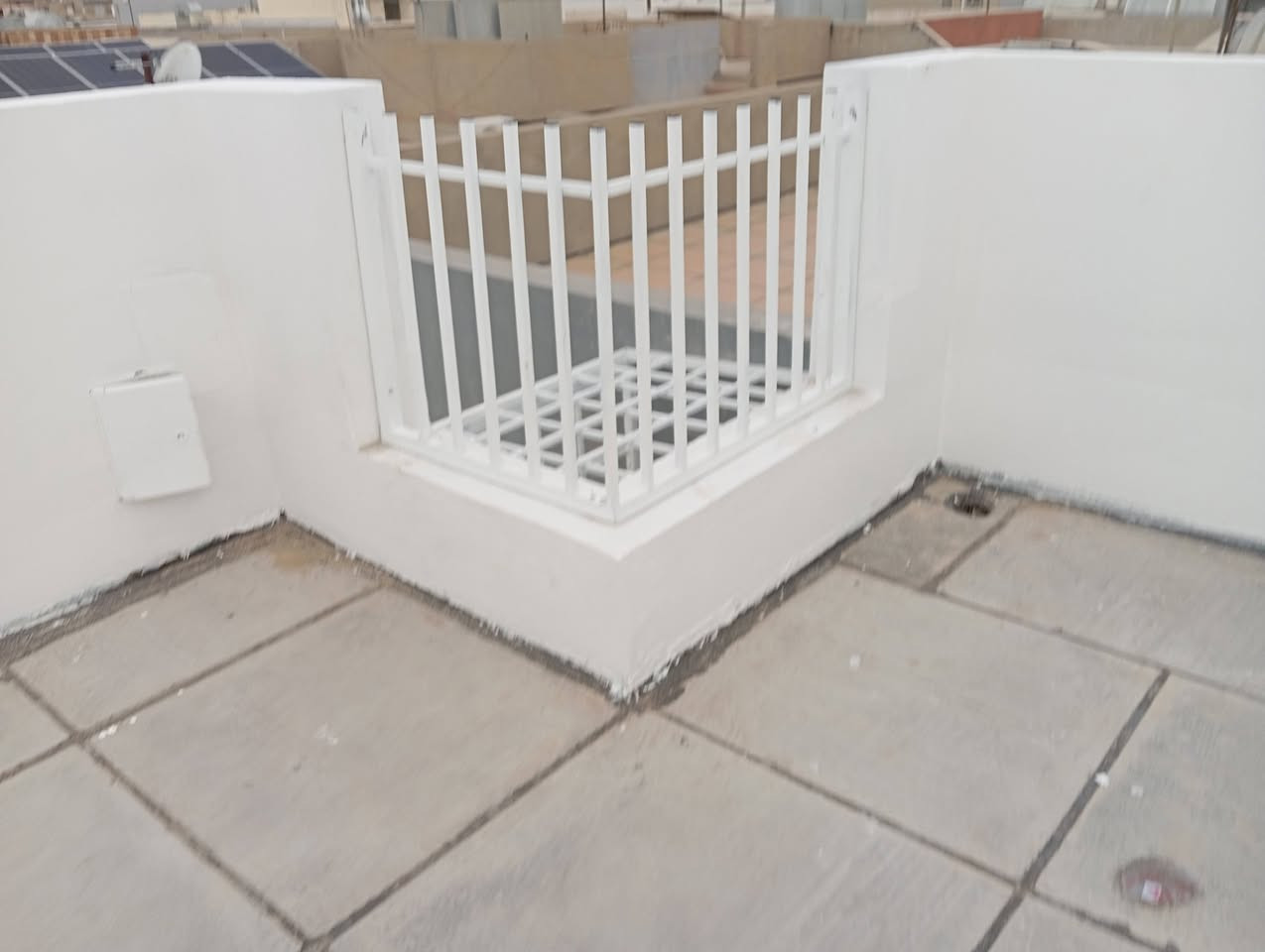 قفص منور و محجرات 
هيثم حداد 
***********
