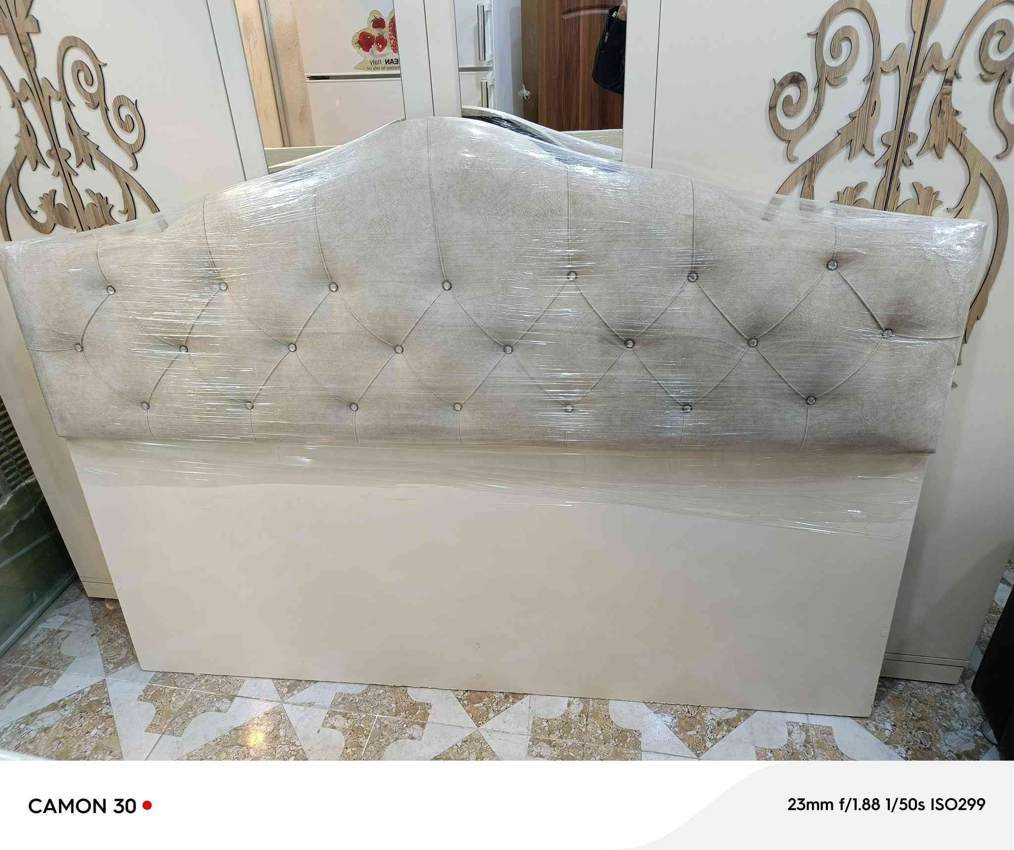 ناونيشان /سليماني كانيسپيكه پيشانگاي مه ليك

/MDEتاقم نوستني / ده ستكرد/ موادي
ره نگي/ئؤفوايت

سعري/٦٥٠ هه زار

تاقم نوستنه كه /٦ پارجه يه بهدؤشه كه وه 
سيسه مي/١٨٠ به /٢ مه تره / سيسه مي جه كه /واته ناو مه خزه  نه

كانتؤري/٢٤٠ دريزه /٢٢٥ به رزه /٦٠ قوله 
واته بؤنوينيش ئه بيت

هه ر به ريزي خوازياره ئه تواني په يوه نديمان پيوه بكات

گه ياندنيشمان هه يه بؤ سه ر جه م شاره كان 

***********  viber
