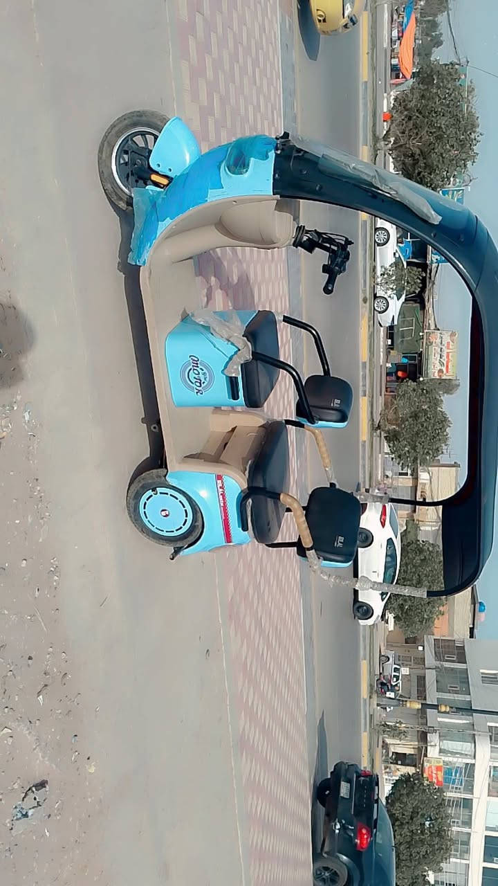 العنوان: لُقطة للبيع.. دراجة شحن (3 تواير) نظافة توب وبسعر مناسب! 🔋⚡
المواصفات والمميزات:
✅ ثبات وأمان: 3 تواير (متوازن وما توگع)، جداً مريحة وعملية.
✅ تحكم كامل: تحتوي على جير (بگ) للرجوع للخلف بكل سهولة.
✅ اقتصادية ومريحة: شحن كهرباء (انسا البنزين والدهن)، ومزودة بكرسي عريض ومريح وسلة أغراض.
✅ كاملة مكملة: الشاحنة الأصلية وياها، والإنارة والإشارات والهورن كلها شغالة 100%.
الحالة: الدراجة نظيفة جداً واستخدامها حشيم، وجاهزة للشغل والتنقل فوراً.
💰 السعر المطلوب: 950 ألف دينار عراقي (وبيه مجال قليل للطيبين والجادين).
📍 الموقع: كربلاء المقدسة - السايدين (الفاصل بين حي التحدي وحي الجاهز ***********
