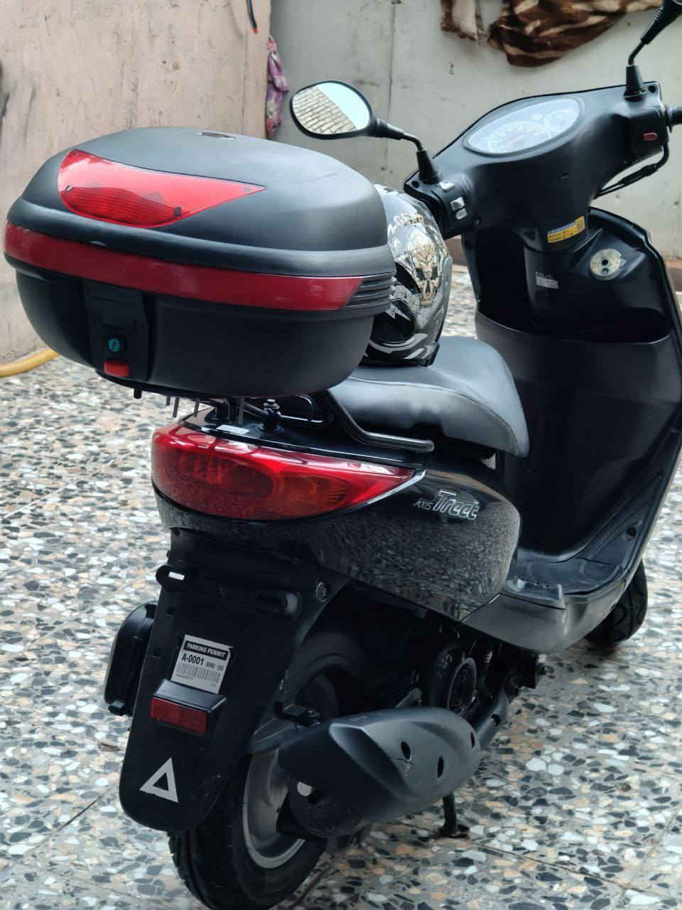 اكزز جديدة بمليون ونص
+ خوذة + جنطة اصليات 
مكاني بغداد مدينة الصدر 
الهاتف ***********
