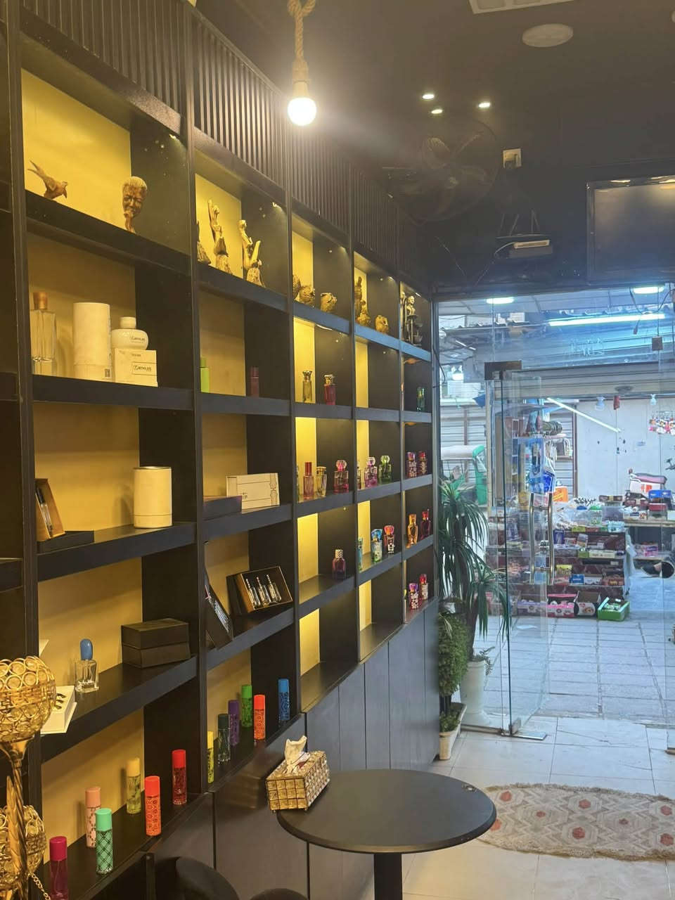 سلام عليكم حبايب محل عطور مركزه للبيع موقع المحل بغداد جديده عماره الحذاء الذهبي قرب فالح ابو العنبة

محتويات المحل:

17 راف
3 باترينات كبار 
5شركات عطور
سبلت طنين
منضومة كامرات 
مثل ما اموضح بل تصوير 
يجار المحل 900

سعر المحل 5ملاين وبي مجال
الاستفسار الاتصال علئ الرقم 
***********
