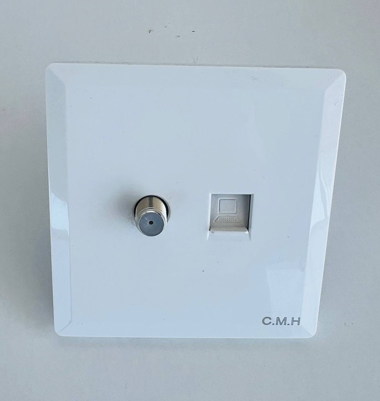 ناوی کالا { سویچ پلاک  کۆمەلەی کارەبایت ناو ماڵ} رەنگی سپی
تەنکی بێهاوتا 
لەماع پیسو نوسین ناگریتە خۆی 
٢٥ ساڵ زەمان و گرینتی 
یەعەدد تێک جیت خەلەی تیا بێت بۆ ئەگۆرین 
برخو بتەو بەستنی ئاسان لە چاو هەموو ئەوانەی هەیە لە بازاردا 
بتەوی بێهاوتا لە پلاستکدا ٥٠ ساڵ گرینتی تیک نەجون رزین لە ئاسندا ٢٥ ساڵ گرینتی زەمان 

سەرەتا و موادەکان 

 بەتال 
0.95$ 

سویچ پلاک 
1.55$ 

یەکی 
1.20$ 

دووی 
1.50$ 

سێی 
1.70$ 

چواری 
2.10$ 

٢٠ ئەمپێر 
2.75$ 

٤٥ ئەمپێر 
3.10$ 

جەرەس 
 2.65$ 

سەتەلایت _ کۆمپیتەر 
3.10 $

‎گەیاندن لەسەر خۆمانە بۆ تەواوی کوردستان عێراق
‎عدد بەردەستە بە جوملە 
‎بە جوملەمان هەیە بۆ دوکاندارە بەڕێزەکان بە نرخێکی کەمتر یان ئەوانەی وا ئێستا خانوو ئەکەن
‎ژ.م***********
‎واتساب-ڤایبەر
