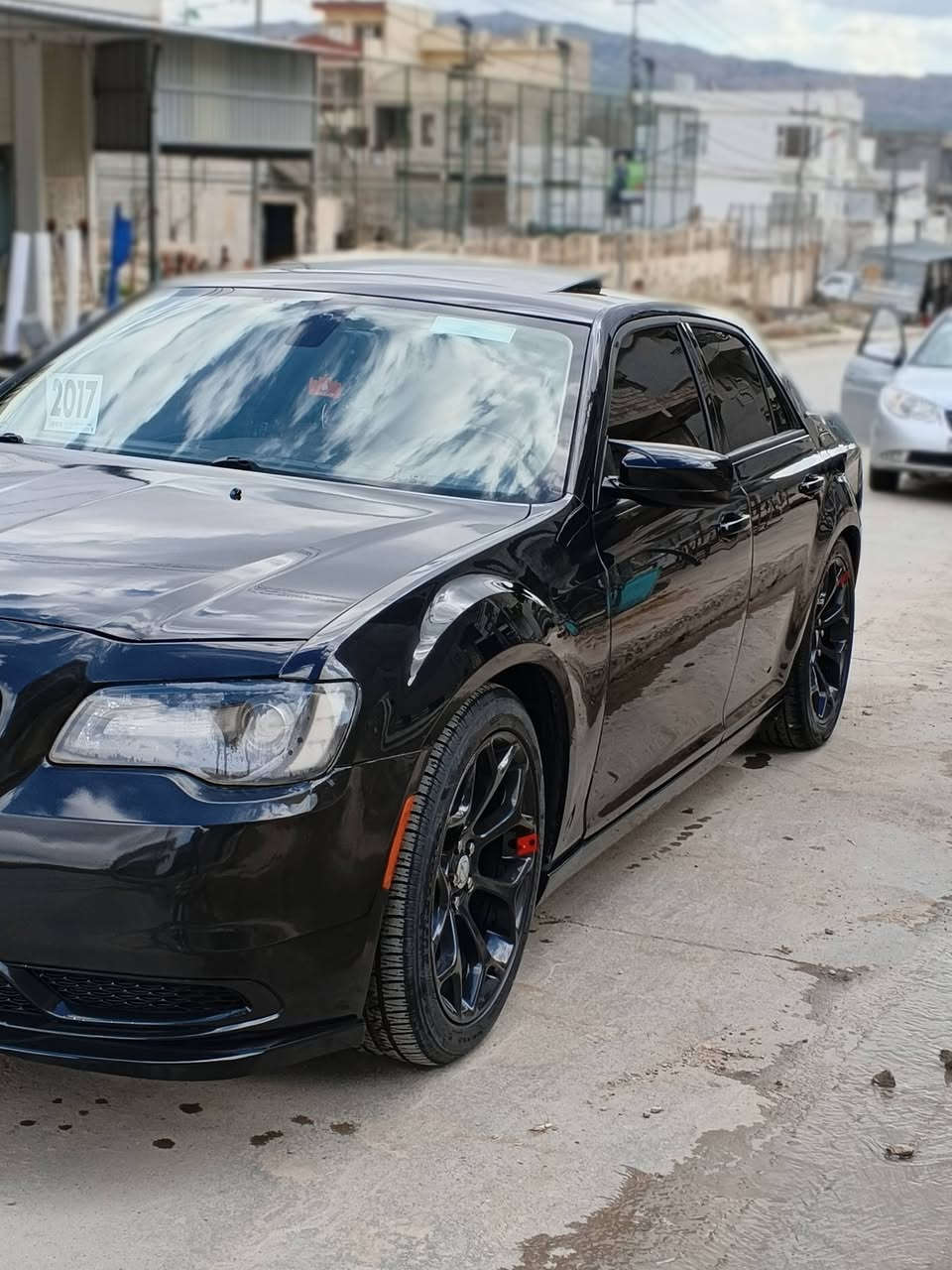 ئۆباما 2016 بڕاوە لۆک ناو پاکەت
مواسەفات C فولی ناوکرێمی بیلاد
100mile ڕۆیشتوە
پانۆڕاما
چوارکوشین ساردوگەرم
سەماعە Al pine
کوشین کارەبایی و غەزن
سوکان هیتەر
شاشە کارپلەی ئەندرۆید
سوکان کارەبایی
هەموی کراوە بە S
ویل و تایەی 20 S
گێڕو مەکینەو هەموو شتی بەشەرت بێ دەعم و لێدراو سەقف و کەڤەر گۆڕاو بەشەرت سەیارەکە هەموو شتی وەک شوشەیە بێ شوخت و چاڵ...
***********
***********
