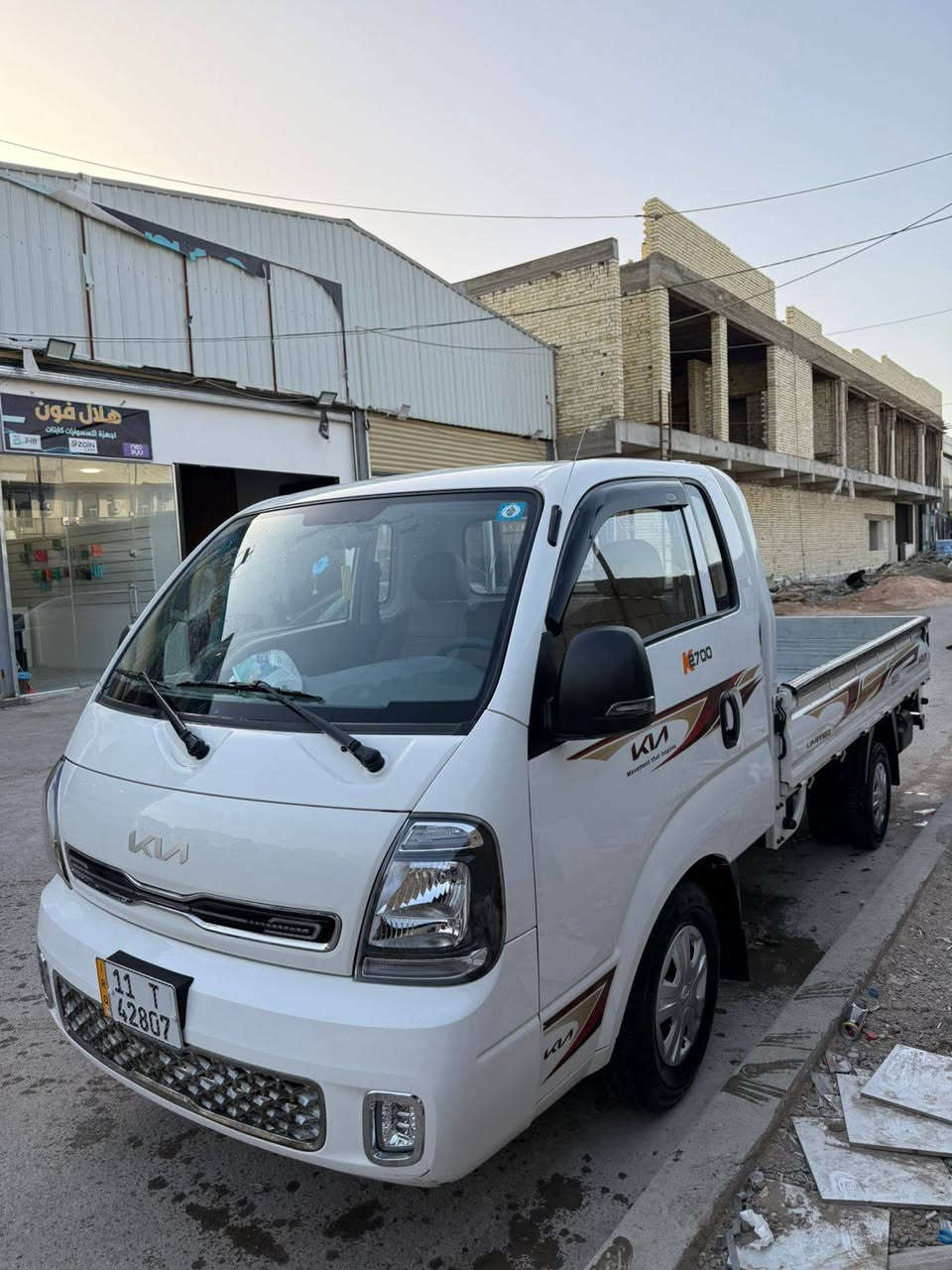 سلام وعليكم كيه حمل ٢٧٠٠ رقم بغداد موديل٢٠٢٤ مكفوله كفاله عامه بعدهه بوضع الشركه ماشيه 10,000 الف سياره فول شاشه وسستم كامله دوشمه و غلاف السعر١٦٤ وبيه مجااال العنوان  زيونه رقم الهاتف ***********
