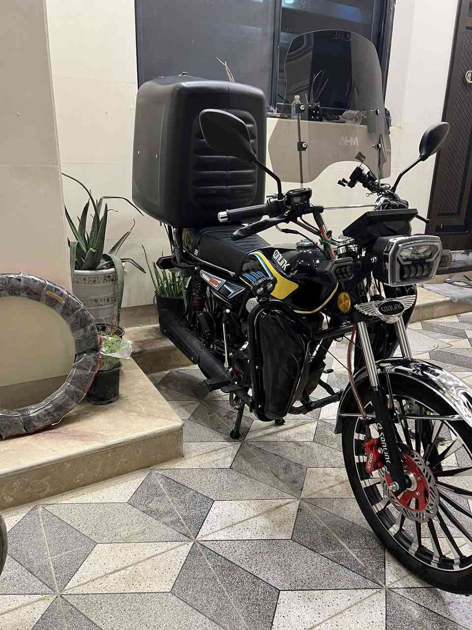 للبيع سونك موديل٢٠٢٥صارله شهر من نازله مكينه ٢٠٠زنجيل وضاغط وبصمه وتشغيل عن بعد السعر مليون و١٥٠ المكان بغداد الدورة ***********
