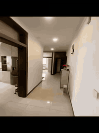 شقة مؤثثة للبيع  - طرفية على الشارع العام 

في مجمع الزهراء السكني / معسكر الرشيد 

 موقع مميز وقريب على مدخل المجمع ط3 بناية 6

مطلة على مشروع غابات بغداد

 تعد فرصة استثمارية جيدة 

مساحة الشقة 160 متر 

تتضمن 3 غرف نوم واحدة منهم ماستر 

استقبال كبير و مطبخ و حمام للضيوف مع بالكون

تحتوي الشقة على 

مطبخ ايطالي متكامل 

سخان ايطالي داخلي 

ومنظومة تبريد مركزي 

ومنظومة غاز مركزي

مع نظام رمي نفايات 

الشقة جاهزة وصالحة للسكن 

تباع مؤثثة فقط مع تحويل القرض العقاري 

السعر الكلي 300مليون 

السعر المطلوب كاش 175 مليون

السعر المتبقي  125مليون يحول على المشتري 

* بالامكان بيعها كاش كامل واني اسدد المصرف 

للتواصل ***********
