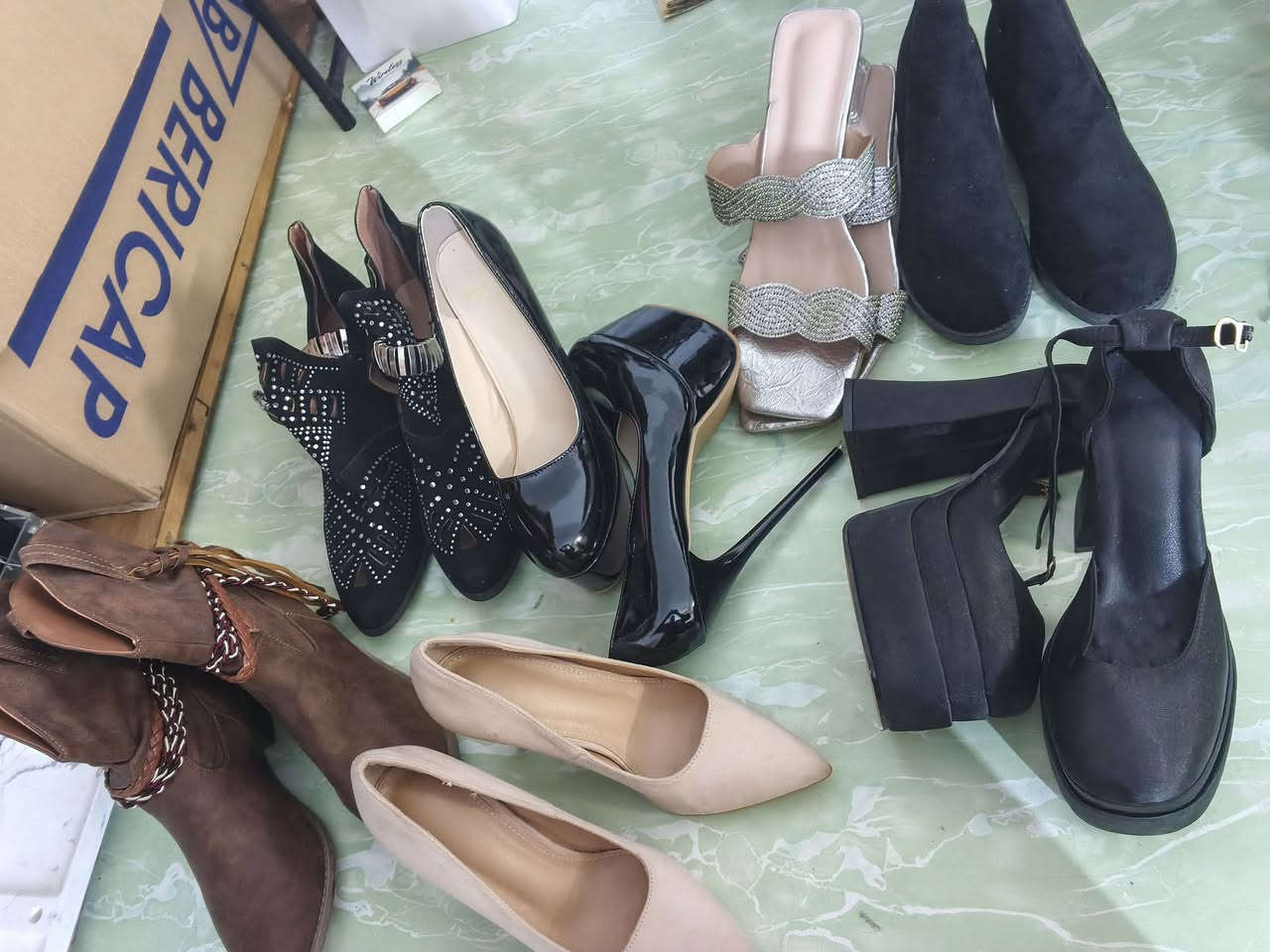 السلام عليكم ساعه ب30 مع التوصيل قياساتهم 36-37-39-42_46


**إذا كنت صاحب هذا الإعلان وتريد حذفه لأي سبب، رجاءا أرسل رسالة إلى الدعم الفني**