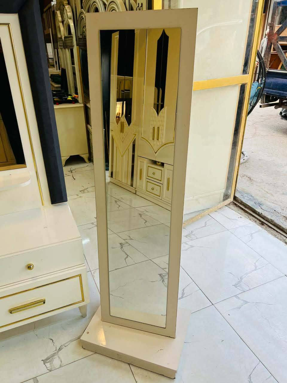 غرفه 10 قطع كوالتي عالي صبغ حراري قماش وتر بروف تركي 
نضافة 90 💯 بسعر مليون و 200 مع شد ونقل مجاني 🧑‍🔧🚚🔥


**إذا كنت صاحب هذا الإعلان وتريد حذفه لأي سبب، رجاءا أرسل رسالة إلى الدعم الفني**