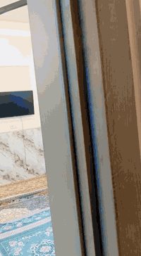 السلام عليكم عندي بيت 150 متر   اربع غرف نوم استقبال وصالتين حمامات اثنين بناء2025 بغداد الامين الثانيه شارع المكاتب يم روضه اليقين قريب على قناة  ***********
